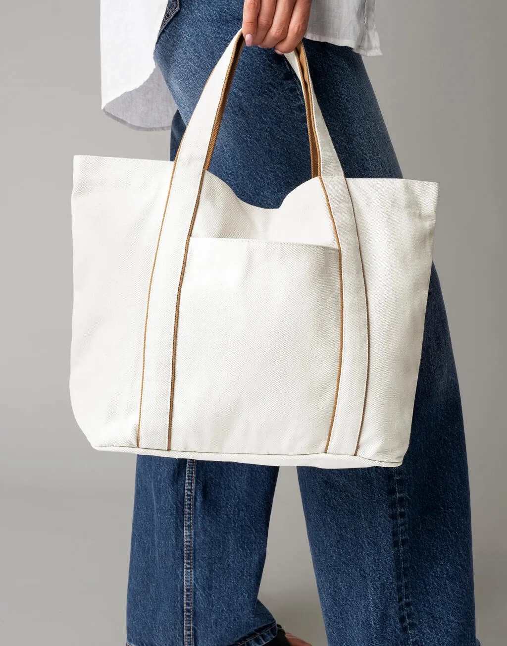 Courtside Medium Tote