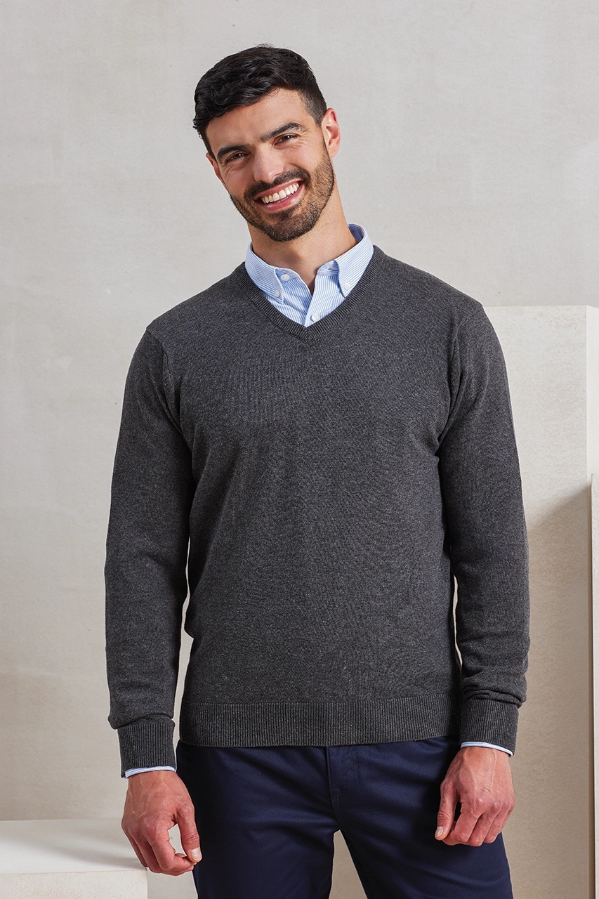 MEN'S KNITTED V-NECK SWEATER