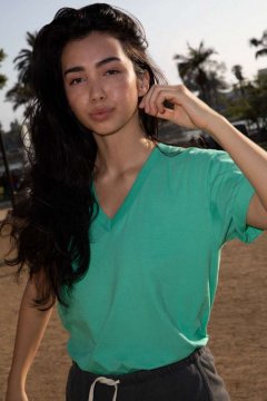 UNISEX FINE JERSEY V-NECK T-SHIRT
