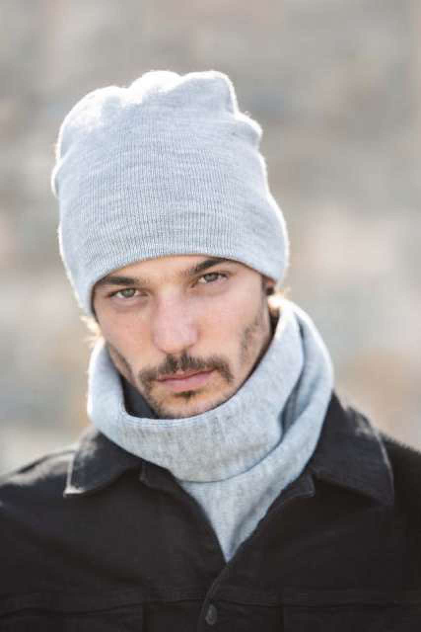 KNITTED SCARF